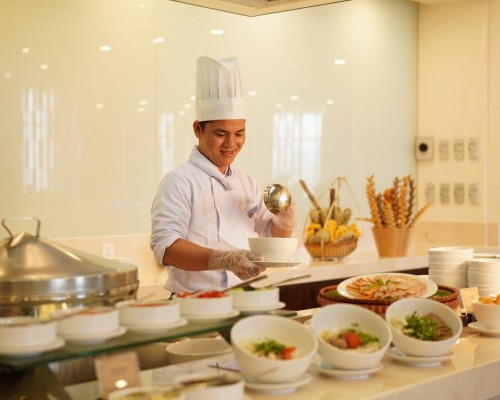 Vinpearl Beachfront Nha Trang 5* — пляжный отель в Нячанге