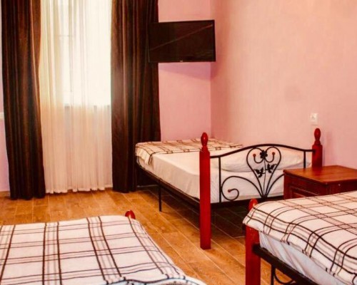 Anna-Saria Guest House, Гагра — гостевой дом у моря