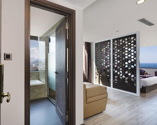 V Hotel Nha Trang 4* — отель в Нячанге