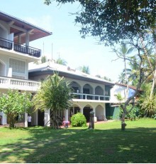 Sri Gemunu Beach Resort