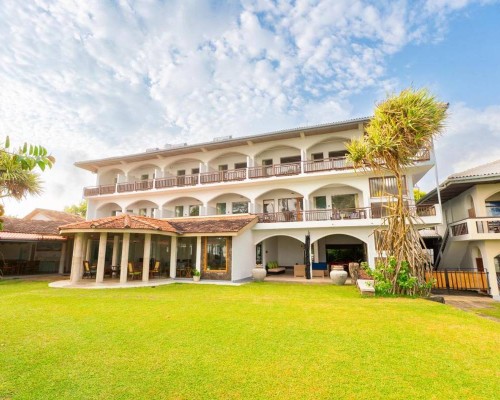 Sri Gemunu Beach Resort в Унаватуне: честный обзор