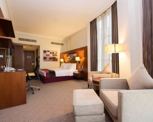 Holiday Inn Abu Dhabi 4* — отель в Абу-Даби