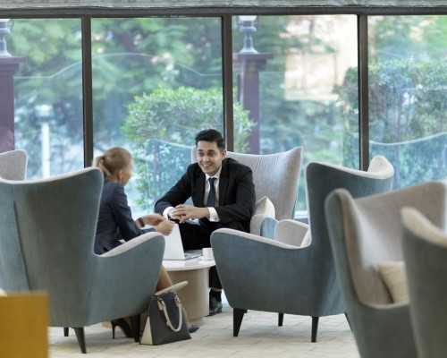 Two Seasons Hotel & Apartments 4* в Дубае: апартаменты у метро