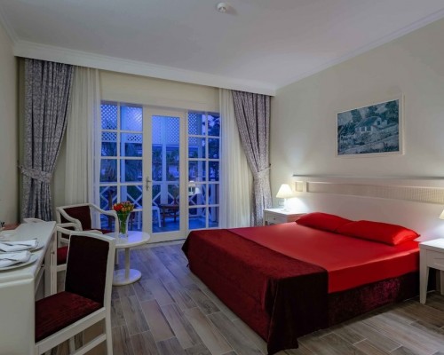 Palm 2* в Кызылагаче (Анталья): первая линия, бассейны, spa