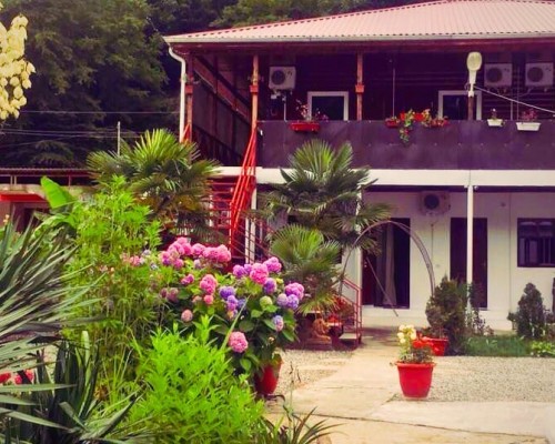 Hotel Bambucho — мини-отель в Пицунде на второй линии