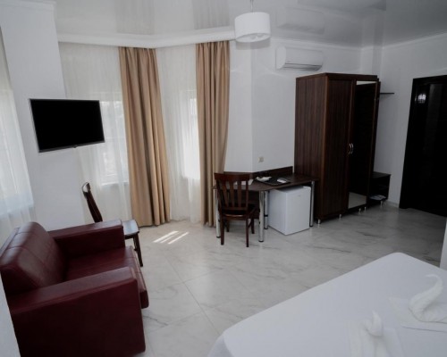 Hotel Samson 3* — Сухум, ул. Харания, 5