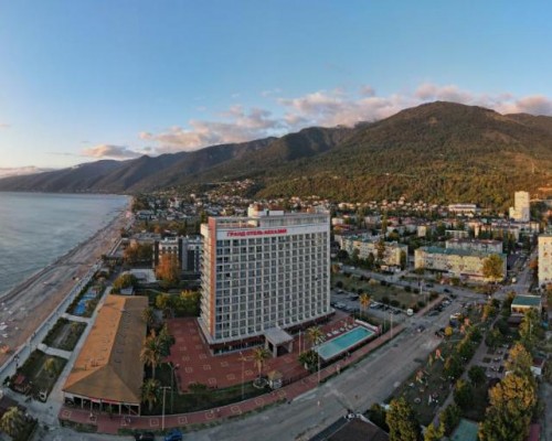 Гранд Отель Абхазия 3* в Гагре (Абхазия)