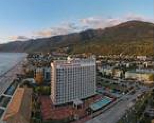 Гранд Отель Абхазия 3* в Гагре (Абхазия)