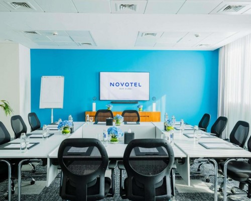 Novotel Bur Dubai - Healthcare City 4*