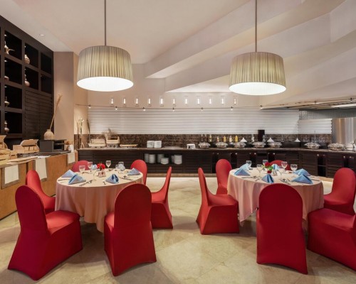 Ramada Plaza by Wyndham Dubai Deira 4*