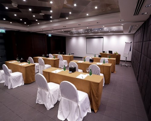 Ramada Plaza by Wyndham Dubai Deira 4*