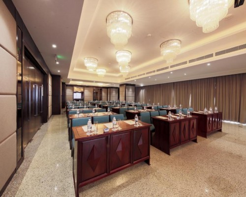 Green Beach Hotel Nha Trang 4* — отель в Нячанге