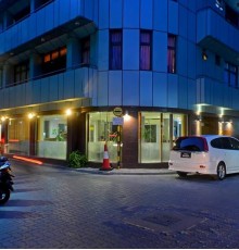 The Beehive 4* The Beehive 4*