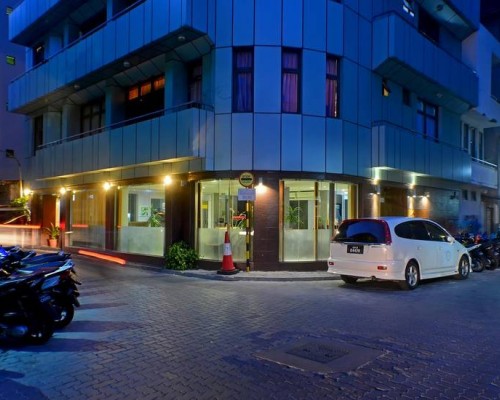 The Beehive 4* — отель в Мале, Мальдивы