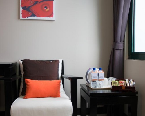 The Beehive 4* — отель в Мале, Мальдивы