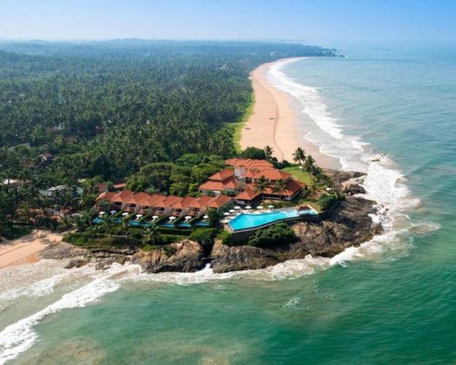 Saman Villas 5* — отель на первой линии в Бентоте
