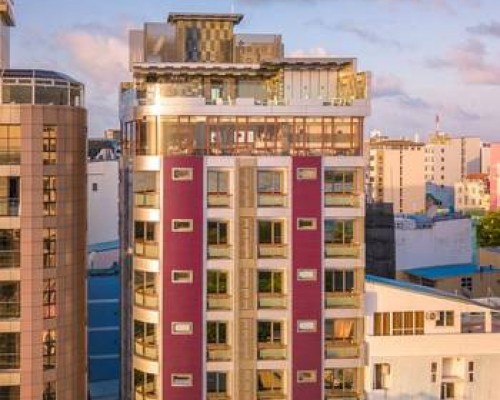 Samann Grand 4* — городской отель в Мале