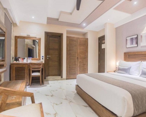 Samann Grand 4* — городской отель в Мале