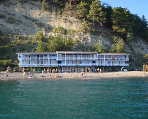 Captain Black 2* в Пицунде — отдых в 50 метрах от моря
