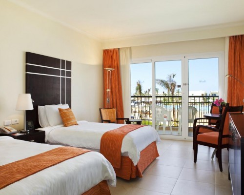 DoubleTree by Hilton Sharks Bay Resort 4* — Шарм-эль-Шейх