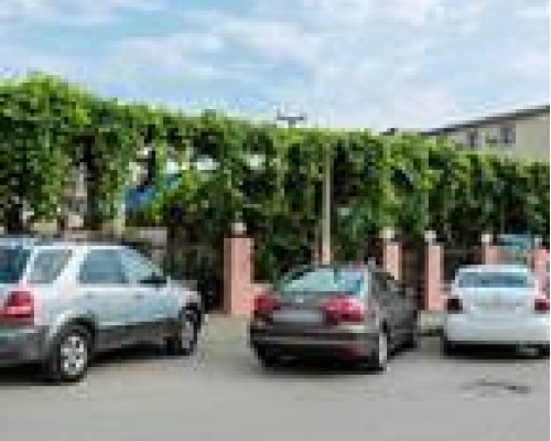 Абхаз-Лео — гостевой дом в Гагре без звёзд