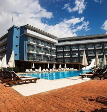 Monna Roza Beach Resort Hotel 4*
