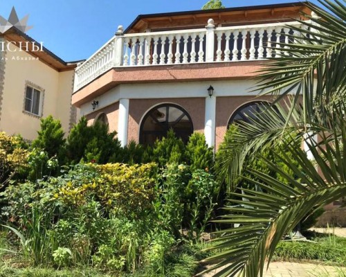 Deny Delmare Hotel в Гудауте