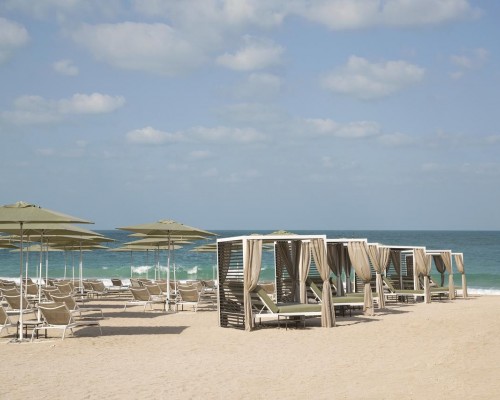 Caesars Resort Bluewaters Dubai — отель на острове Bluewaters в Дубае