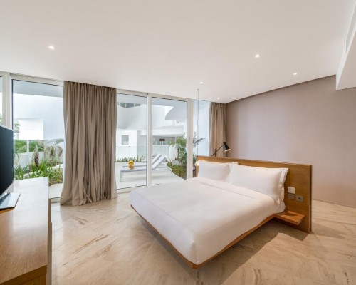 FIVE Jumeirah Village Hotel 5* в Дубае — что важно знать