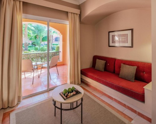 Jaz Makadi Oasis Resort 5* в Хургаде: что важно знать перед бронированием