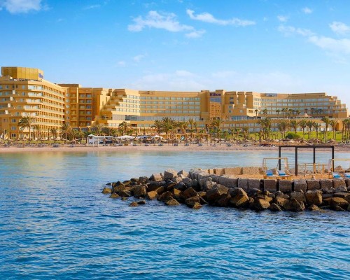 Hilton Hurghada Plaza 5* в Хургаде: пляж в 50 метрах