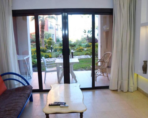 One-Bedroom Apartment Ground Floor with Sea View at Nice Resort, Хургада