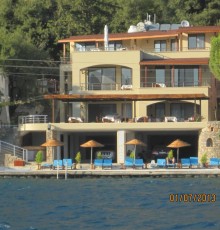 Ozgur Apart