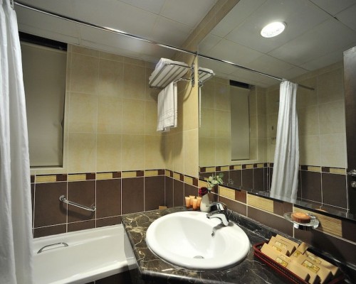 Executive Suites Abu Dhabi 4* — апарт-отель в Абу-Даби