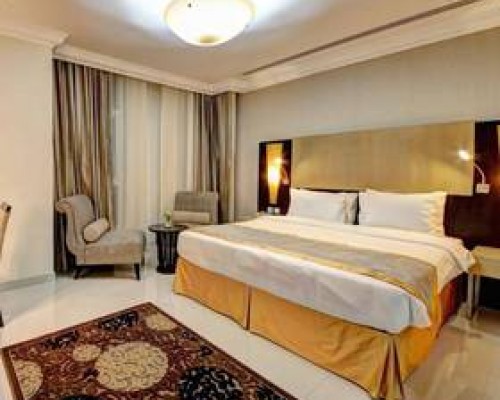 White Feather Hotel Apartments 4*