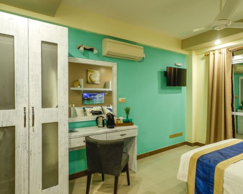 Hotel Laze 3* — городской отель в Мале, Мальдивы