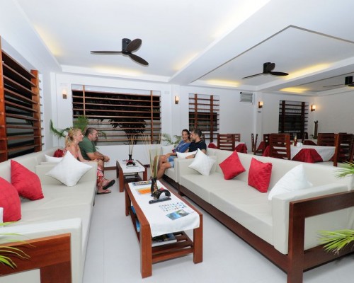 Ariston Maldives в Ари Атолле: гостевой отель на Дейнджти