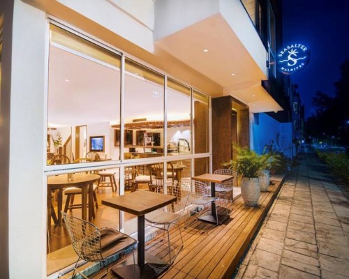 Seasalter Maldives 3* — отель в Хулхумале, Северный Мале
