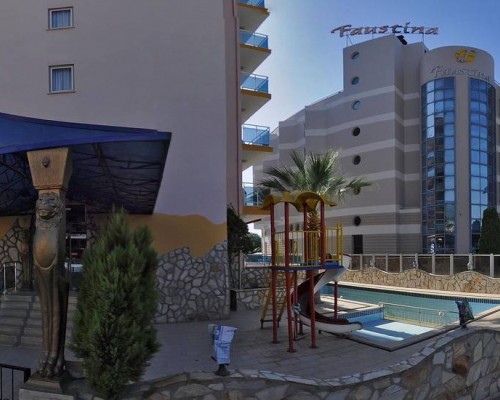 Kalamaki Beach Hotel 3* — отель в Кушадасы