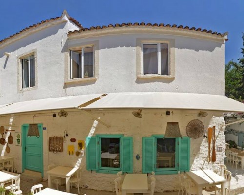 Alacati Alanur Otel 4* — Чешме, Алачаты