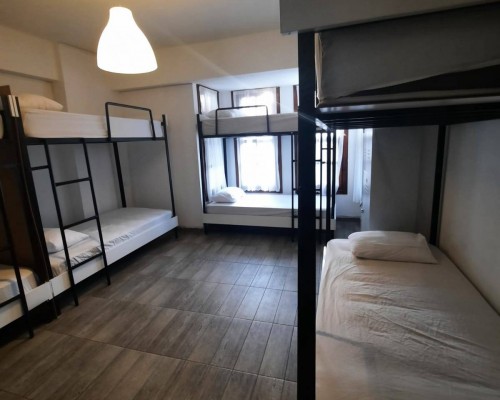 Kuyu Beergarden Hostel в Анталье — хостел без звёздной категории