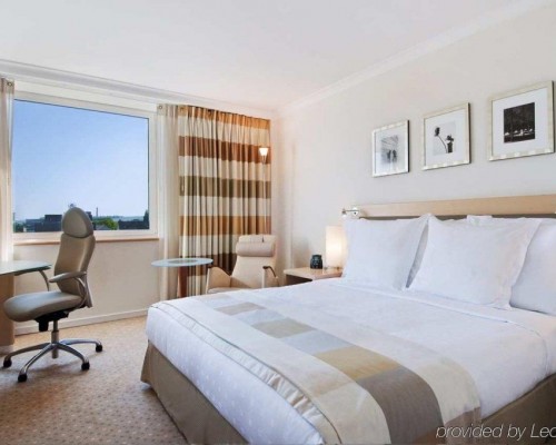Radisson Blu Hotel & Resort 4* — Эль-Айн, Абу-Даби