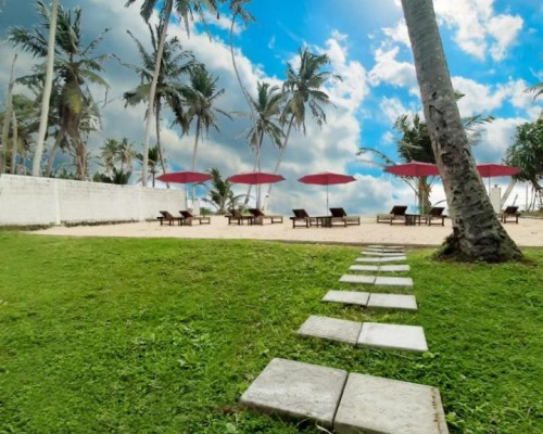 Akurala Beach Boutique Resort 3* в Хиккадуве: тихий отель у океана