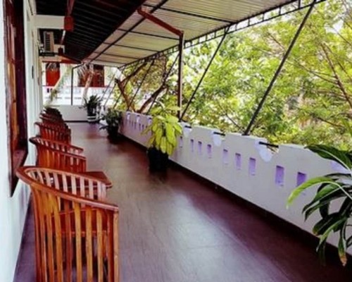 Hotel Happy Night Unawatuna 4* — Унаватуна, Шри-Ланка