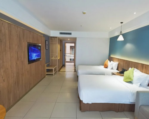Sanya Baosheng Seaview Hotel 3* — Хайнань, Санья