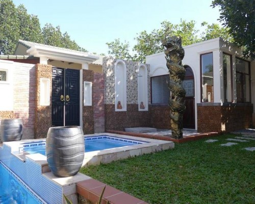 Lotus Private Pool Villas — виллы с бассейном на Фукуоке