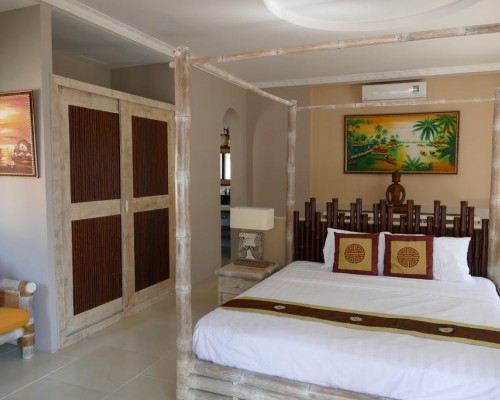 Lotus Private Pool Villas — виллы с бассейном на Фукуоке