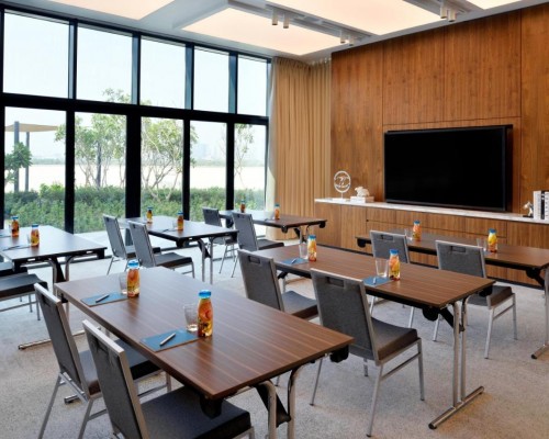 Vida Emirates Hills 4* — отель в Дубае
