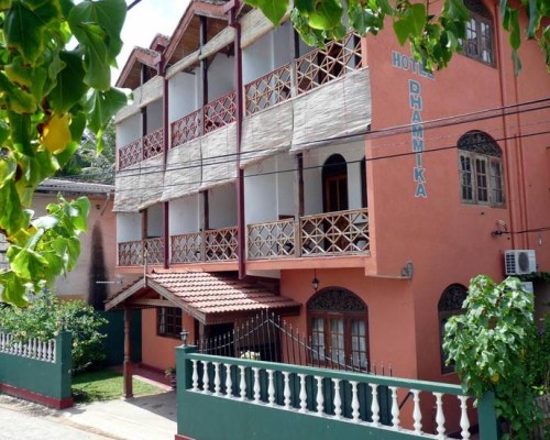 Hotel Dhammika в Унаватуне: честный обзор