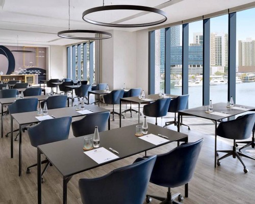 Hotel Indigo Dubai Downtown 4* — городской отель в Дубае